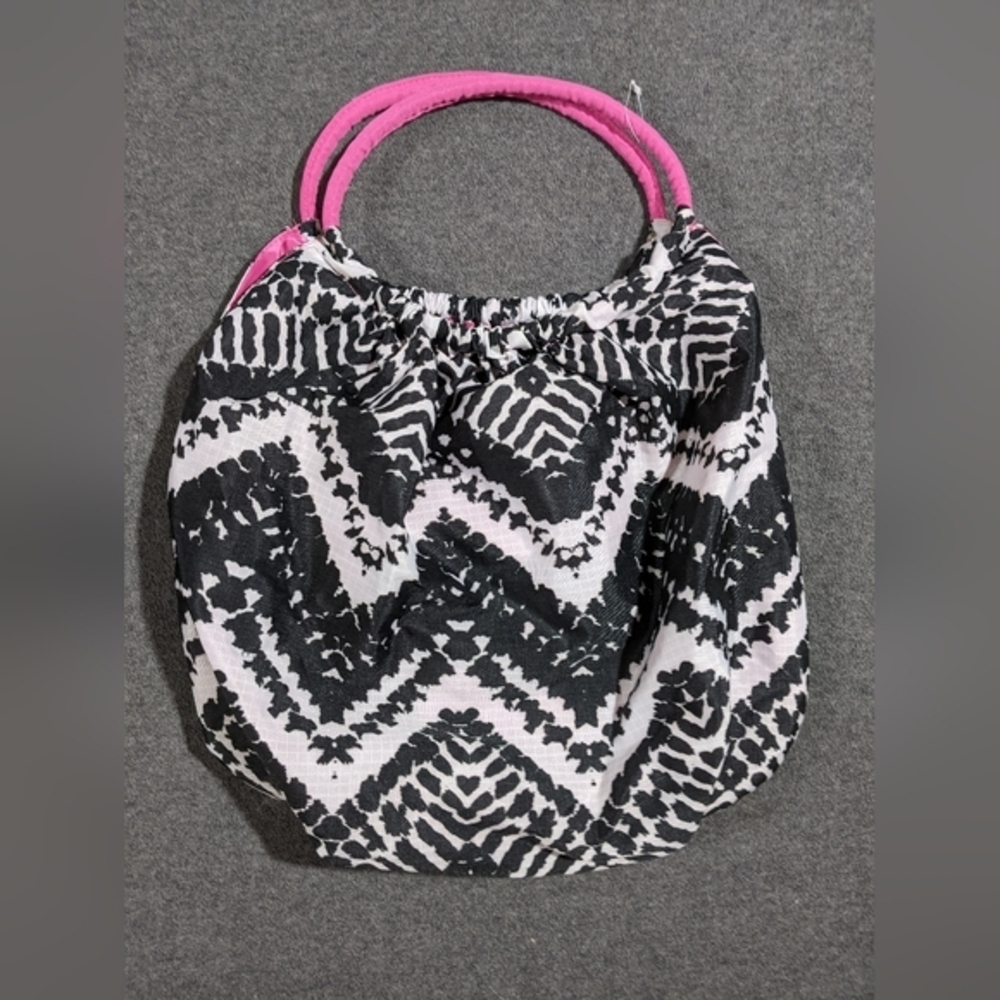 NEW hobo shoulder bag black‎ and white geometric
